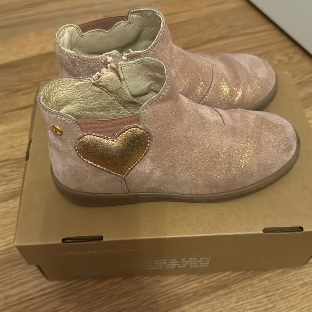 Girls Naturino boots with rubber sole